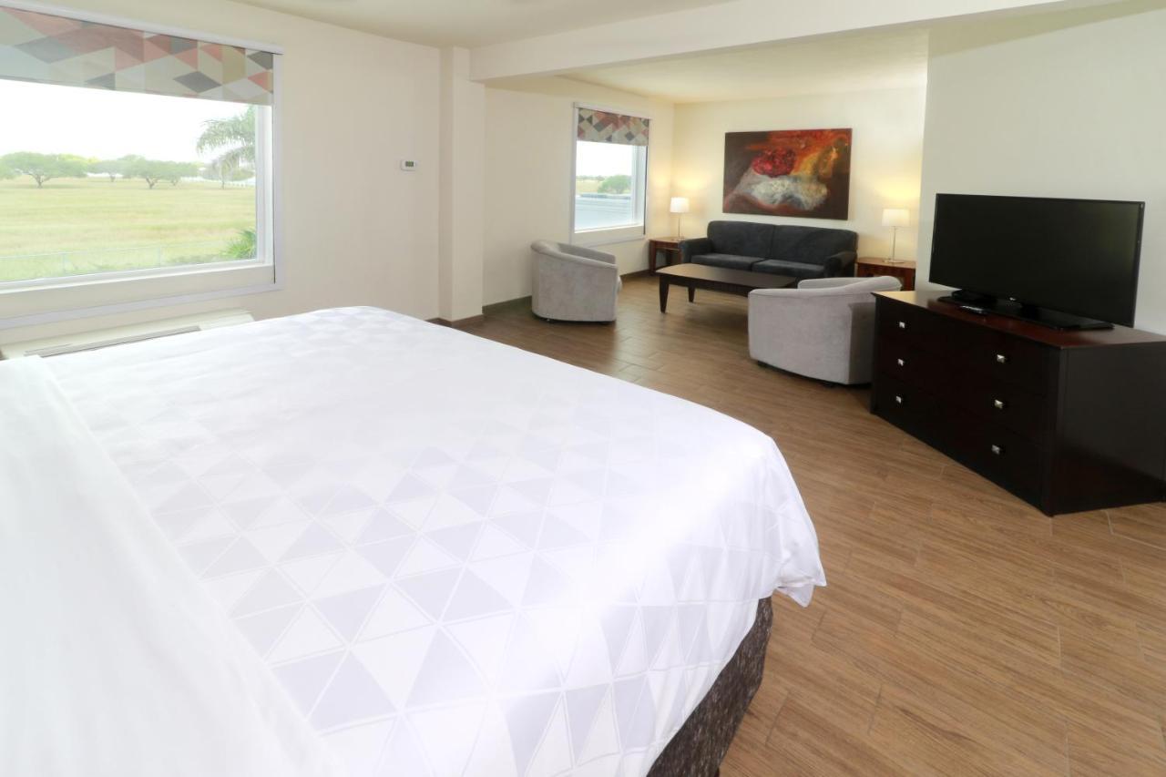 Holiday Inn Reynosa Industrial Poniente By Ihg Exterior photo